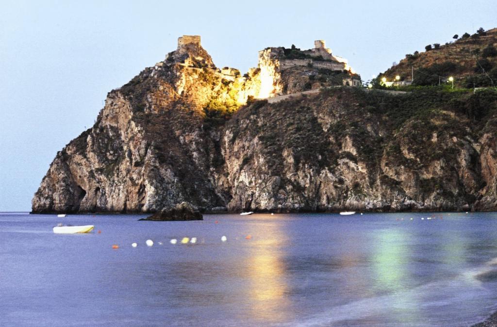 Hotel Marabel SantʼAlessio Siculo Buitenkant foto