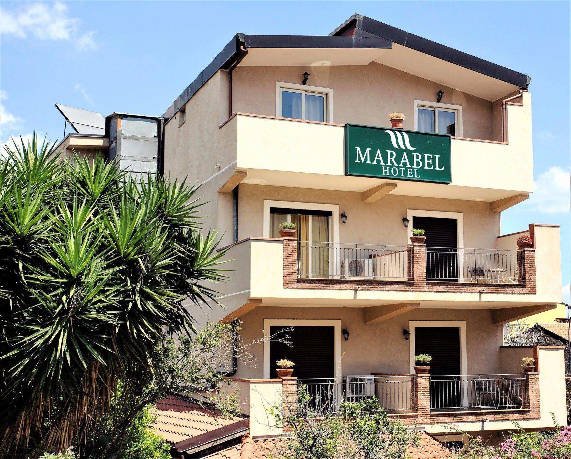 Hotel Marabel SantʼAlessio Siculo Buitenkant foto
