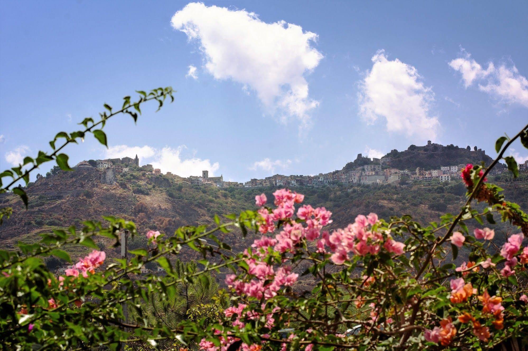 Hotel Marabel SantʼAlessio Siculo Buitenkant foto
