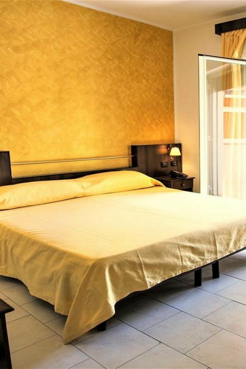 Hotel Marabel SantʼAlessio Siculo Buitenkant foto