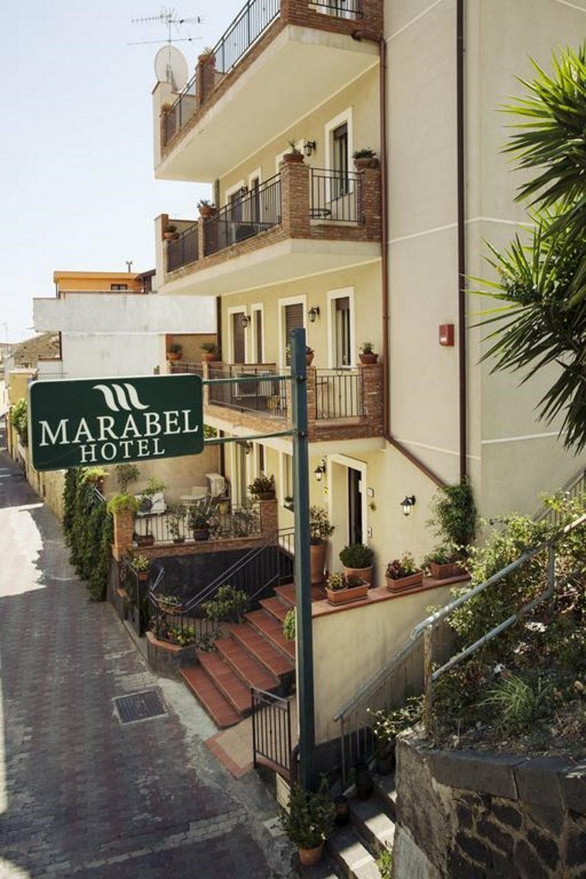 Hotel Marabel SantʼAlessio Siculo Buitenkant foto